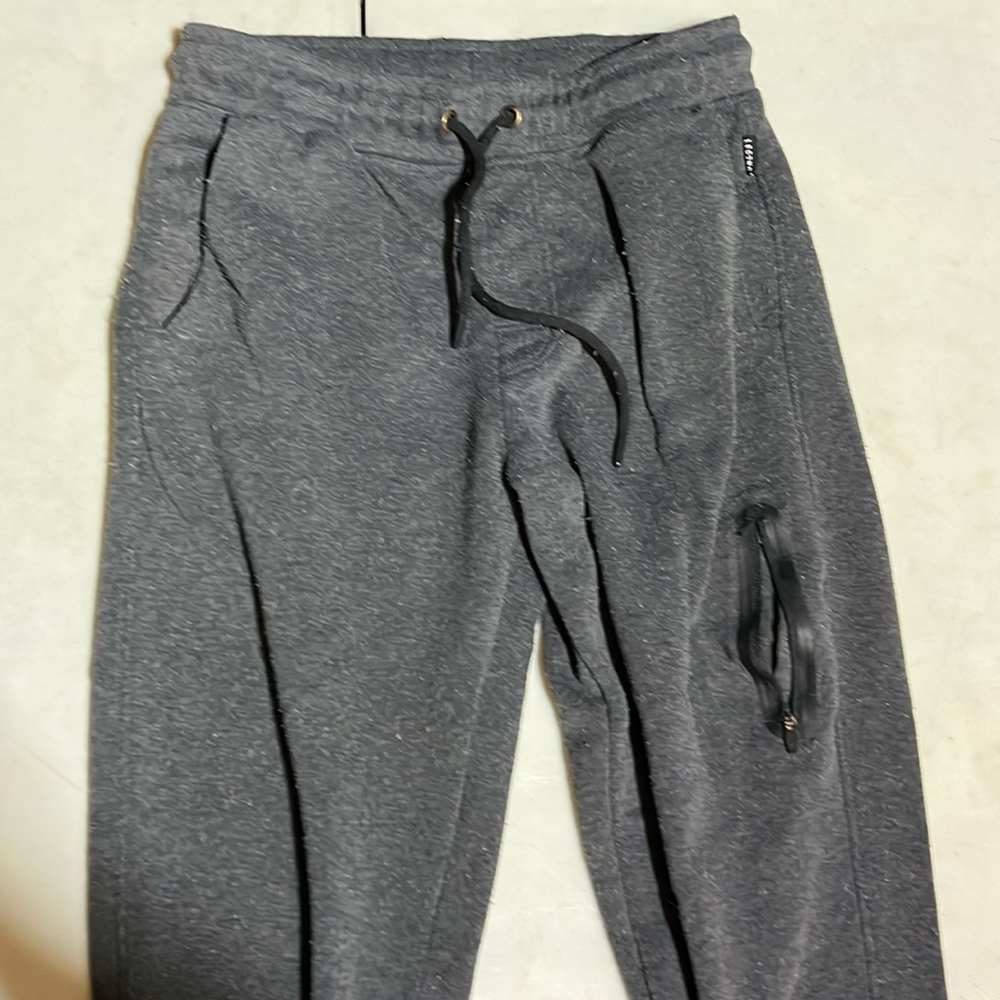 Legend grey sweatpants medium